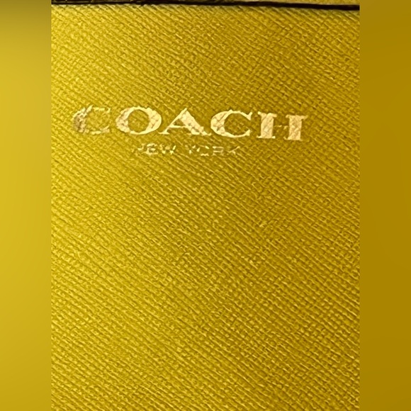 COACH-Vibrant‎ Yellow Tote Bag-Fair Condition -PLEASE READ DESCRIPTION - Picture 4 of 16